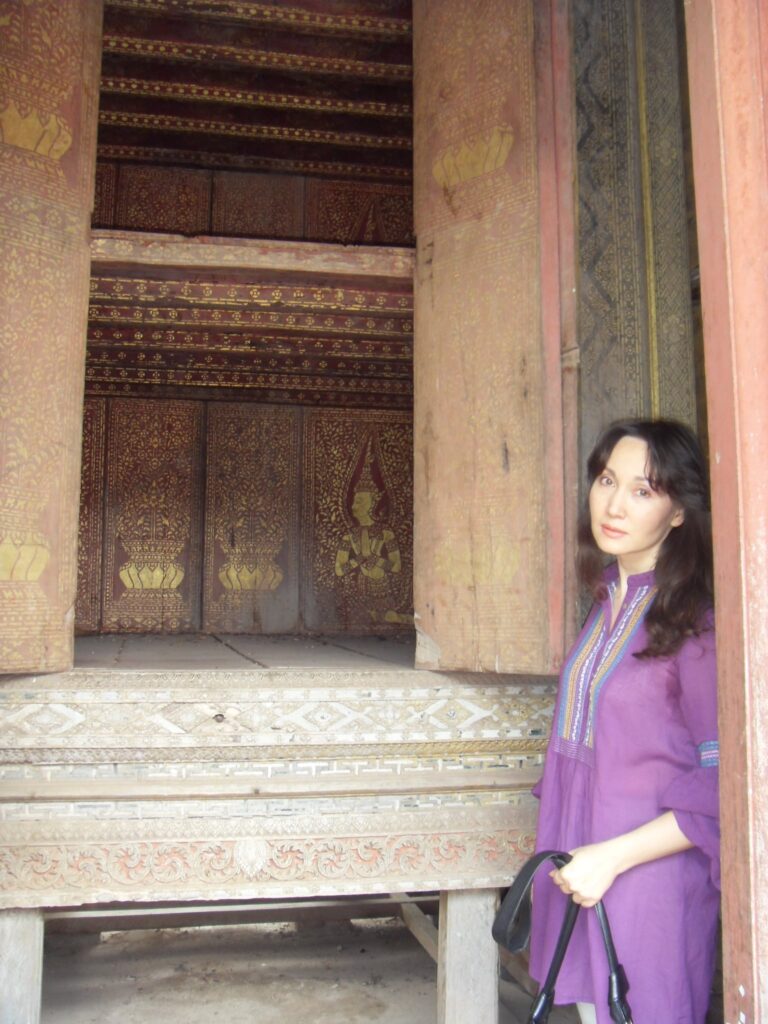 Author Lien Huong